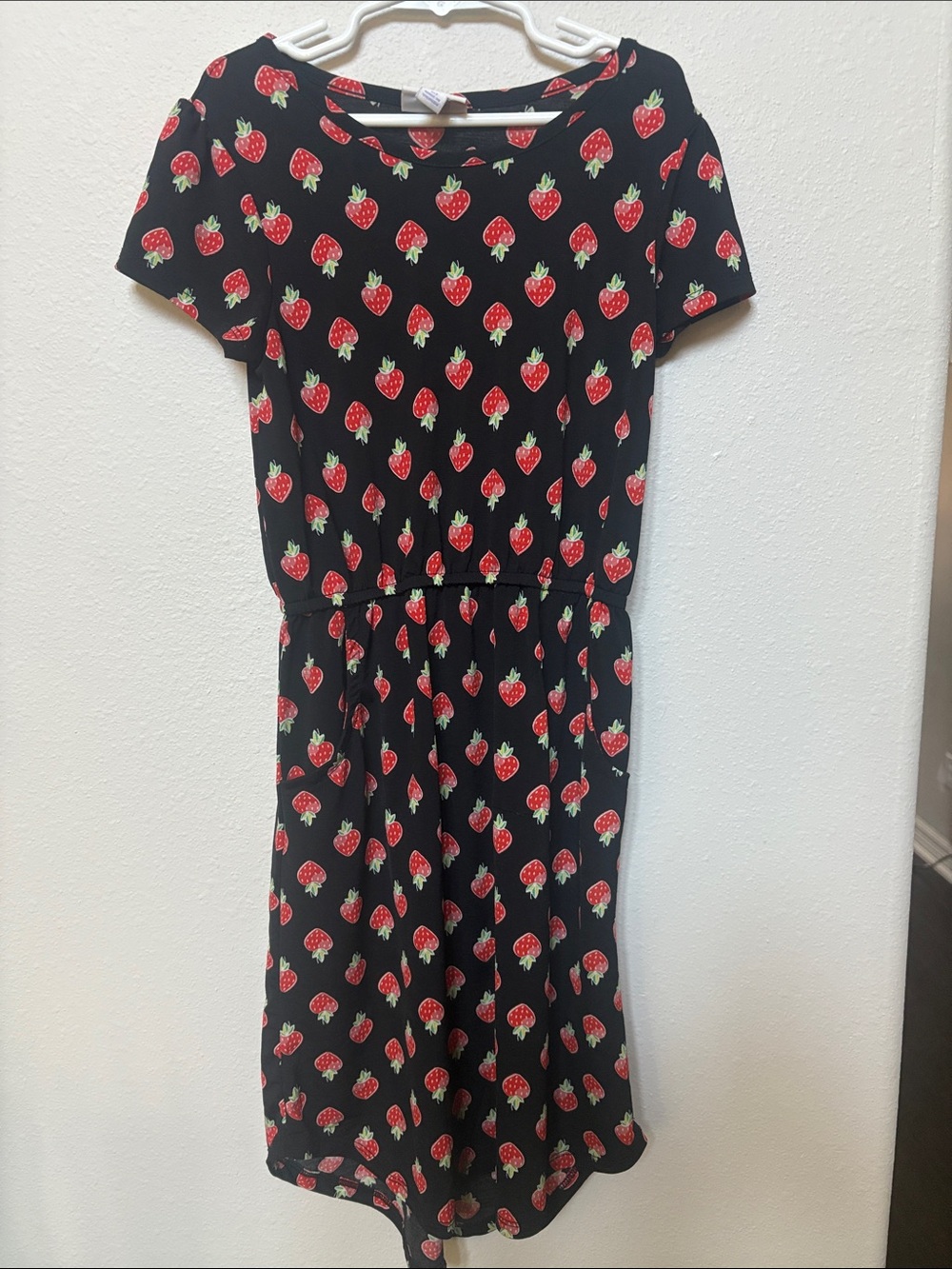 Girls Black Strawberry Print Short-Sleeve LulaRoe Dress size 10 girls